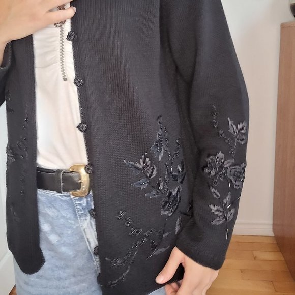 HEIRLOOM COLLECTIBLES BLACK EMBROIDERED KNITTED PADDED CARDIGAN - Picture 6 of 7